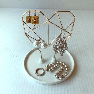 Wire Heart Ceramic Jewelry Holder